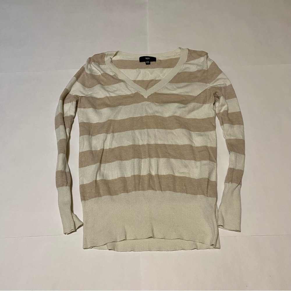 ⭐️Mossimo Striped V-Neck Sweater - Cream and Tan
